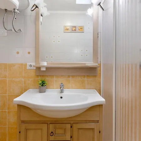 Casa Venere Piscina In Condivisione 度假居 *